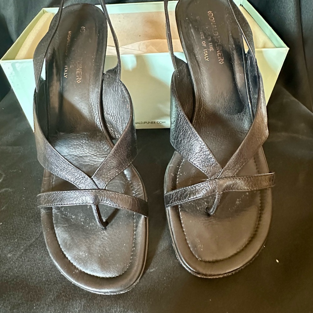 Donald J. Pliner Black Sandals Elegant Design
